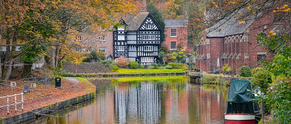 River and historic buildings in Manchester