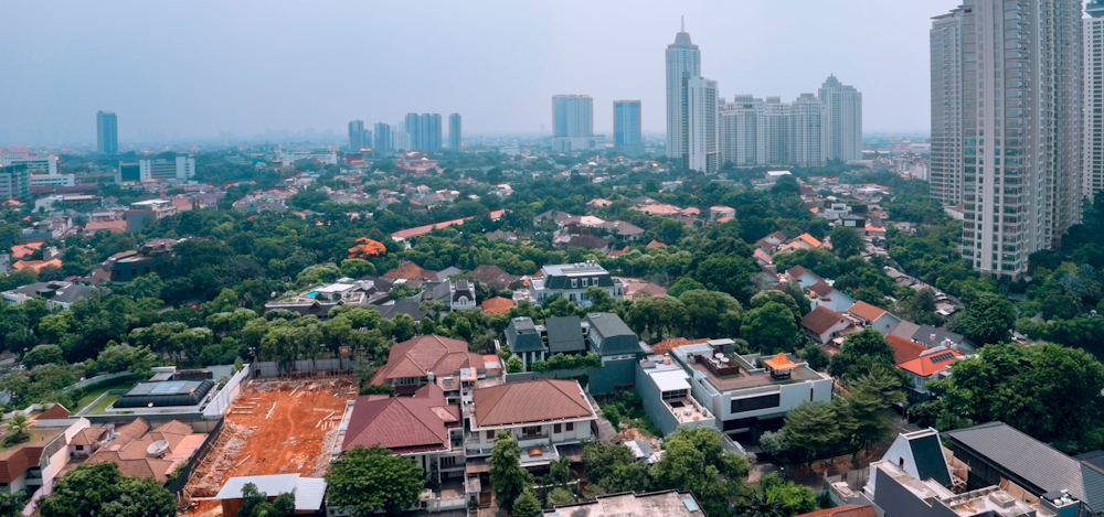 Hazy Residential Jakarta by Fiqih Alfarish on Unsplash